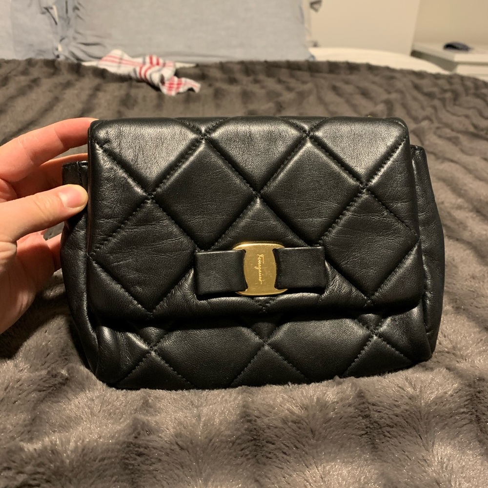 Authentic Salvatore Ferragamo Quilted Vara Bag - Picture 5 of 14